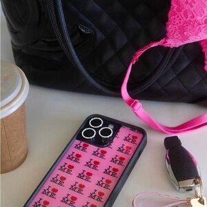 NWT Wildflower I ❤️ ME 17 Pro Case